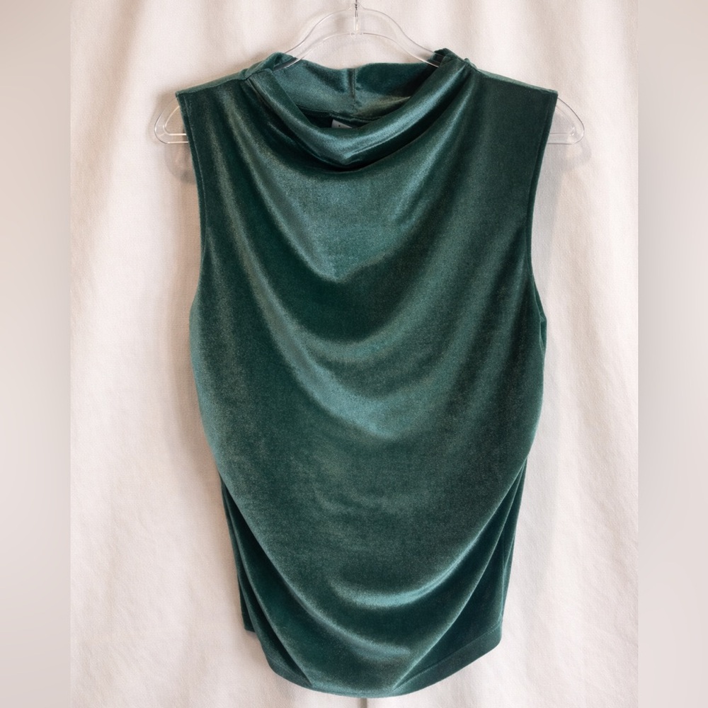 a new day Emerald Velvet Sleeveless Blouse. Size Medium